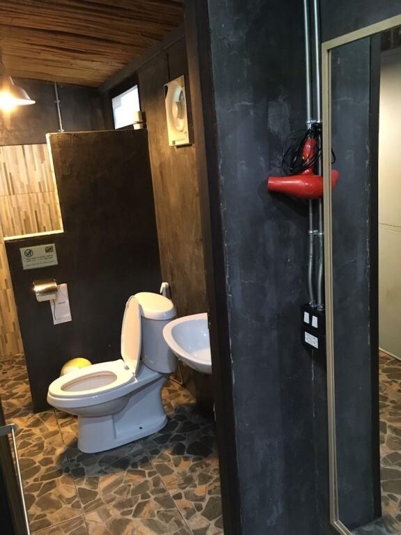 Пак-Чонг: At Home Hostel - Adults Only