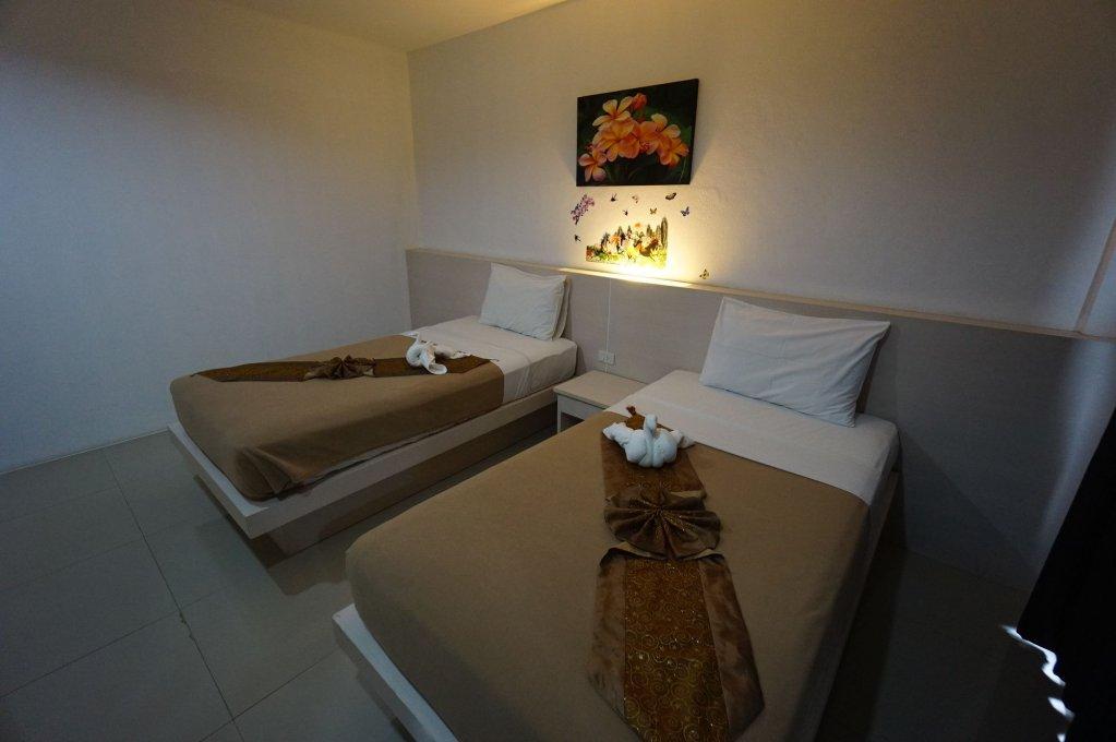 Муанг: Phuthara Hostel