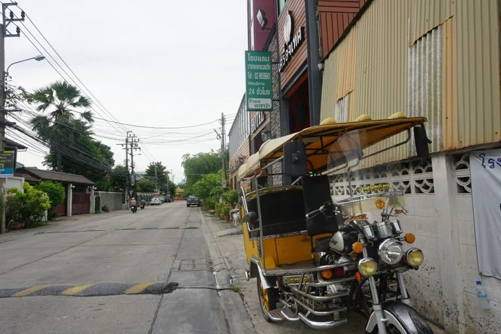 Нонтхабури: Bangkok Travel Suites