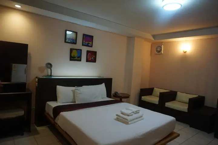 Нонтхабури: Bangkok Travel Suites