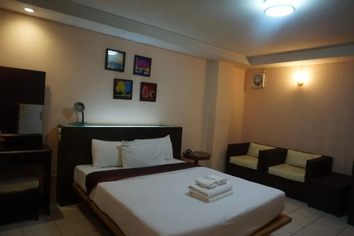 Нонтхабури: Bangkok Travel Suites