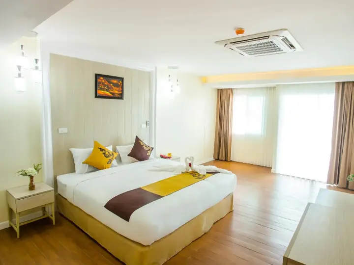 Кхлонг Кхут: Saint Tropez Beach Resort Hotel