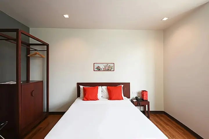 Бангкок: Ruamchitt Plaza Hotel