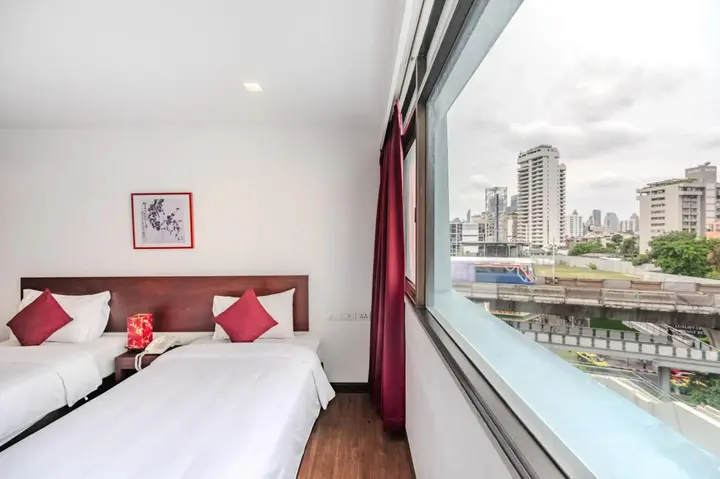 Бангкок: Ruamchitt Plaza Hotel