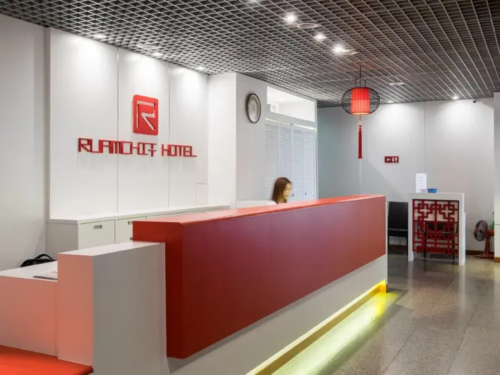 Бангкок: Ruamchitt Plaza Hotel