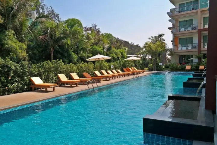 Пхукет: Almali Rawai Beach Residence