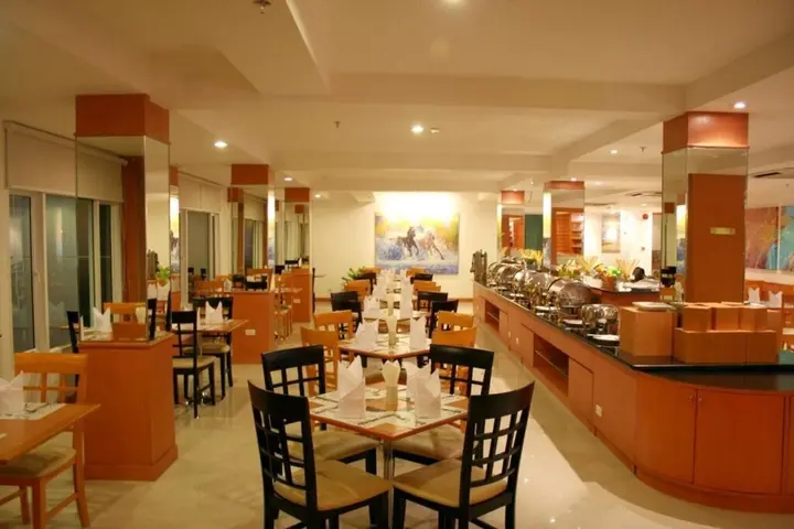 Паттайя: Baron Beach Hotel