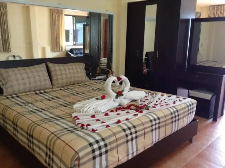 Кату: Sonya Residence