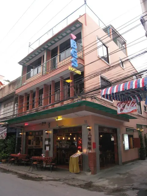 Бангкок: Baan Glang Soi