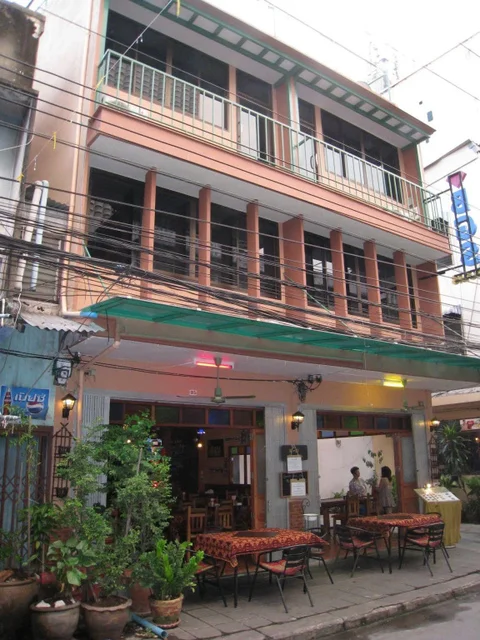 Бангкок: Baan Glang Soi