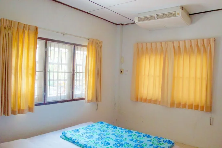 Ко Сичанг: Sichang Shine Khao Resort