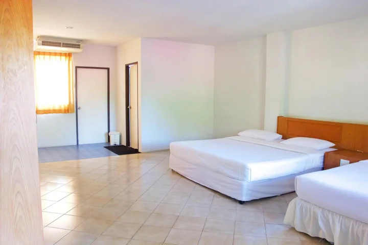 Ко Сичанг: Sichang Shine Khao Resort