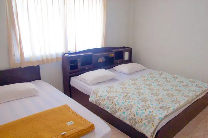 Ко Сичанг: Sichang Shine Khao Resort