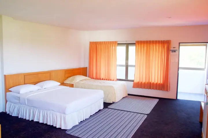Ко Сичанг: Sichang Shine Khao Resort