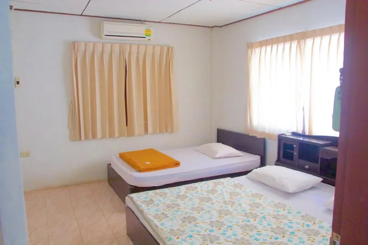 Ко Сичанг: Sichang Shine Khao Resort