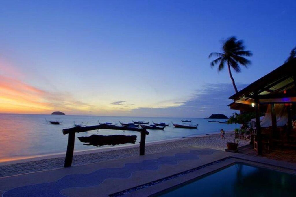 пляж Санрайз: Lipe Power Beach Resort