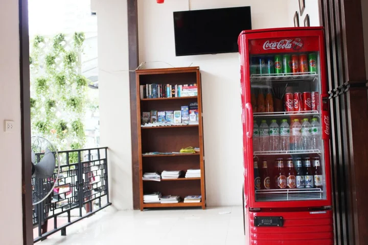 Муанг: Lub Sbuy Hostel