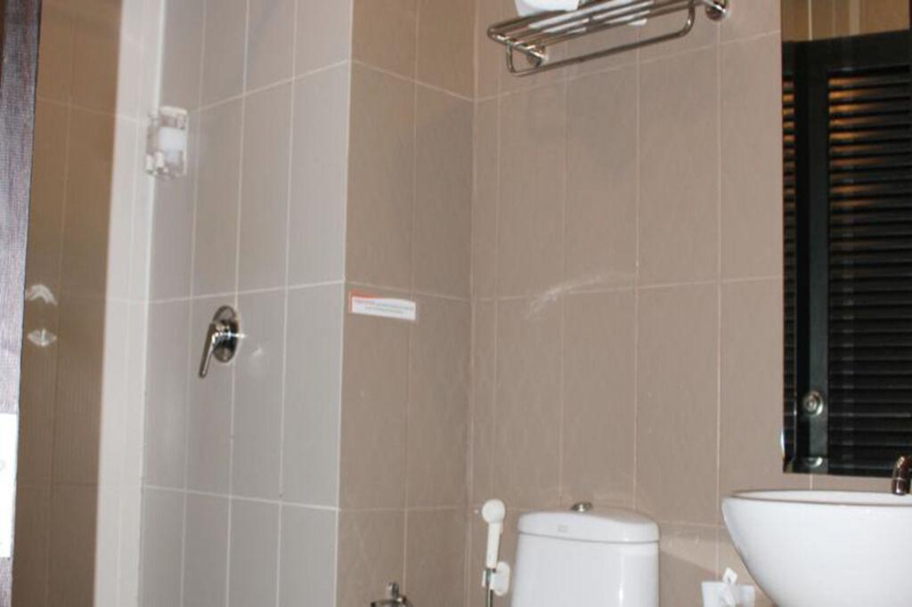 Муанг: Lub Sbuy Hostel