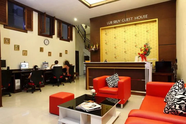 Муанг: Lub Sbuy Hostel