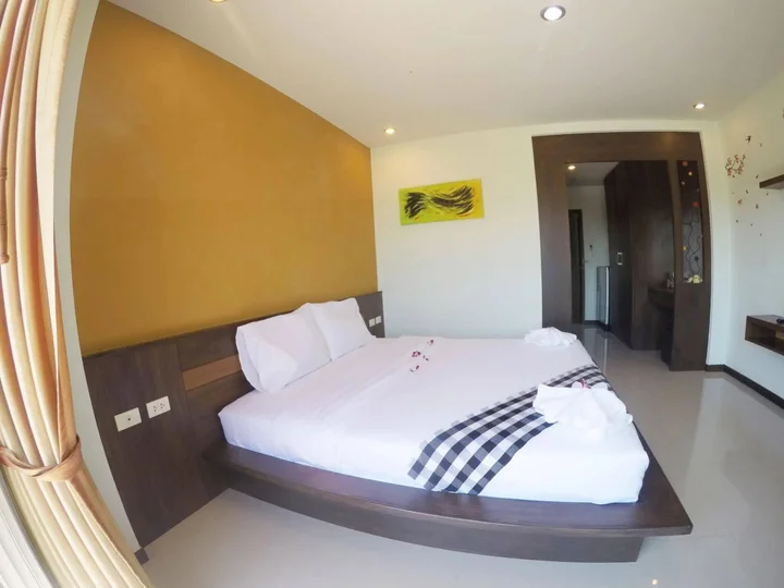 Муанг: Benjamas Place