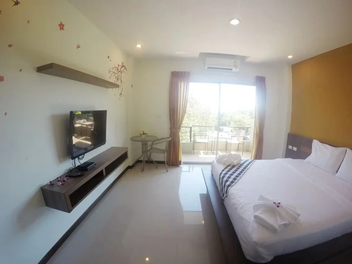 Муанг: Benjamas Place
