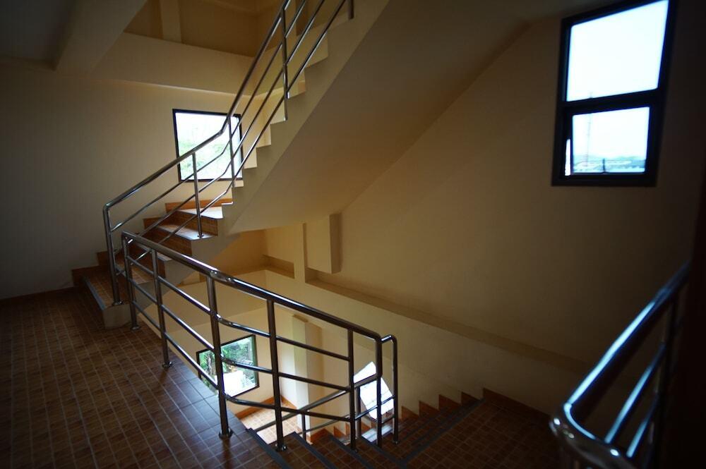 Муанг: Mala Hotel