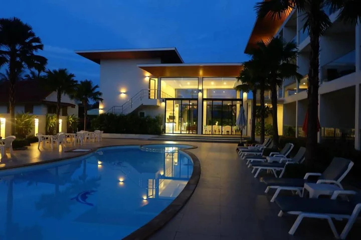 Камала Бич: Clear House Resort