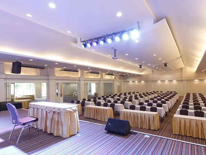 Пхитсанулок: The Park Hotel