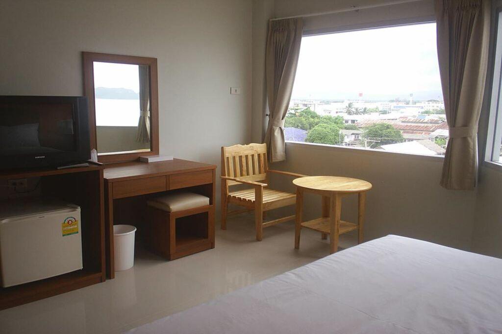 Прачуапкхирикхан: Prachuap Beach Hotel