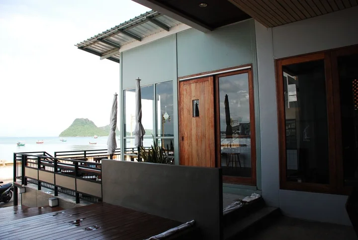 Прачуапкхирикхан: Prachuap Beach Hotel