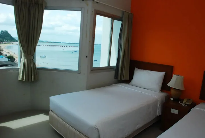 Прачуапкхирикхан: Prachuap Beach Hotel