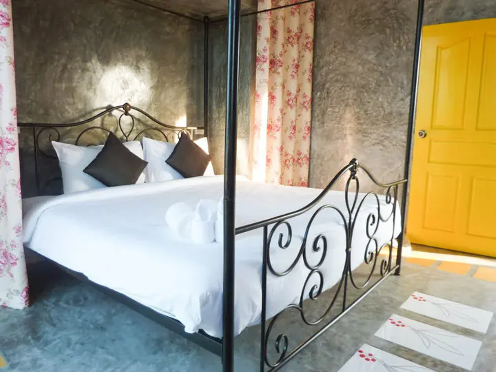 Тхаланг: Be My Guest Hip Hotel