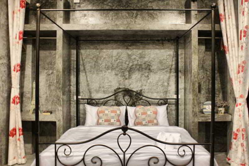 Тхаланг: Be My Guest Hip Hotel