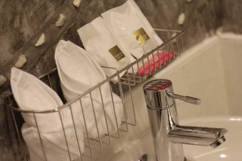 Тхаланг: Be My Guest Hip Hotel