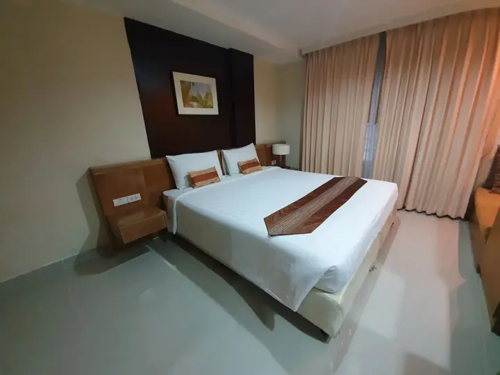 Бангкок: Silom convent garden