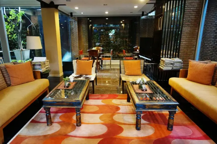 Бангкок: Silom convent garden