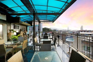Пхукет: Patong Eyes Hotel