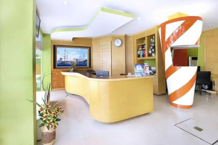 Пхукет: Patong Eyes Hotel