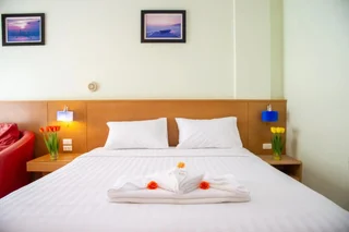 Пхукет: Patong Eyes Hotel
