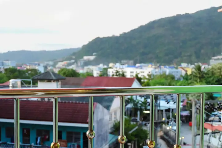 Пхукет: Patong Eyes Hotel