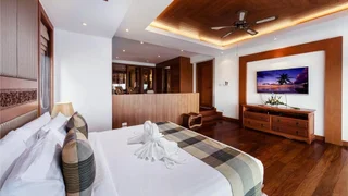 Тхаланг: Villa Yang Som