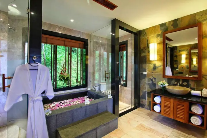 Тхаланг: Villa Yang Som