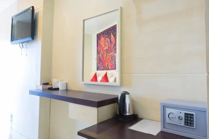 Кату: Beehive Magenta Patong Hostel