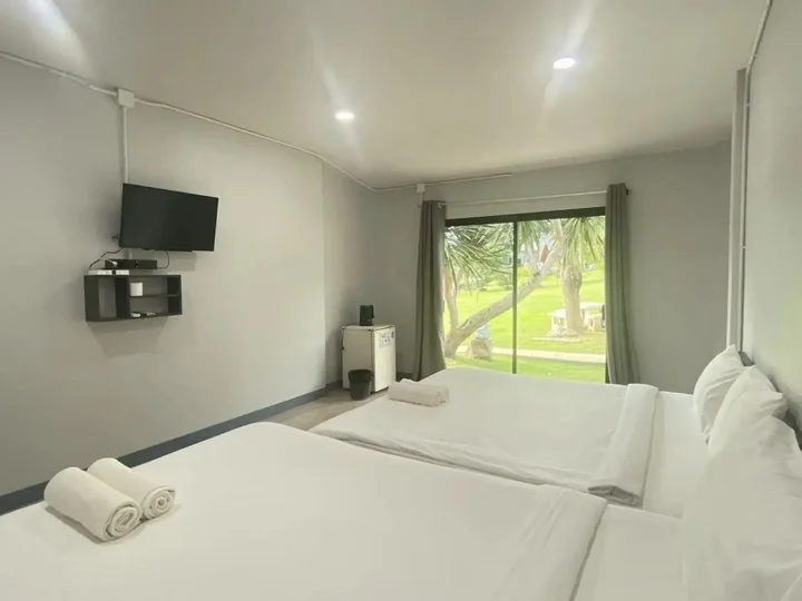 Сай Йок: Riverside Hill Resort & Restaurant
