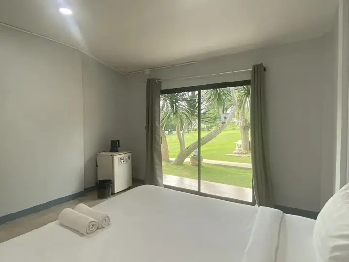 Сай Йок: Riverside Hill Resort & Restaurant