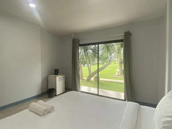 Сай Йок: Riverside Hill Resort & Restaurant