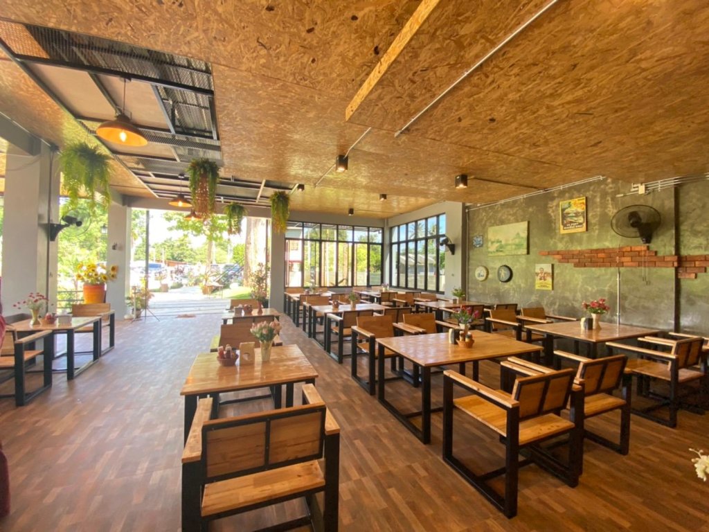 Сай Йок: Riverside Hill Resort & Restaurant