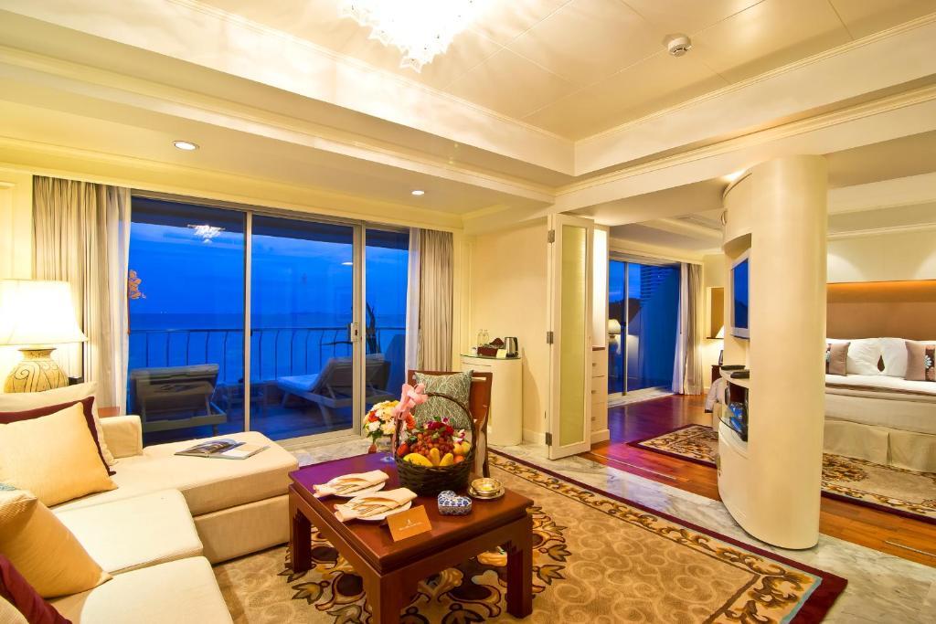 Паттайя: Royal Wing Suites & Spa Pattaya