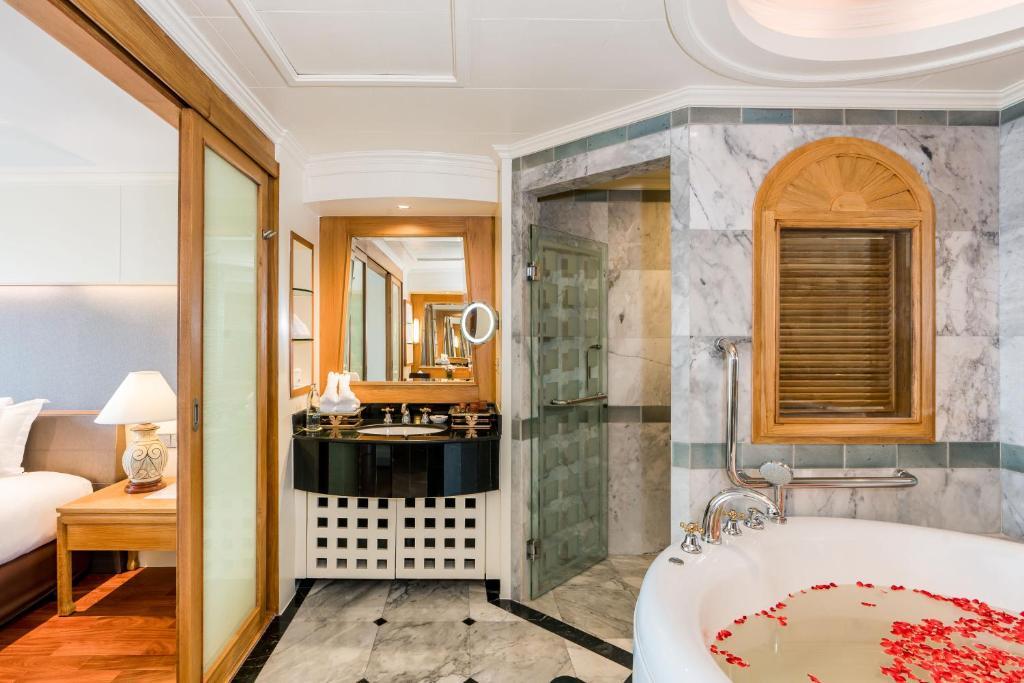 Паттайя: Royal Wing Suites & Spa Pattaya