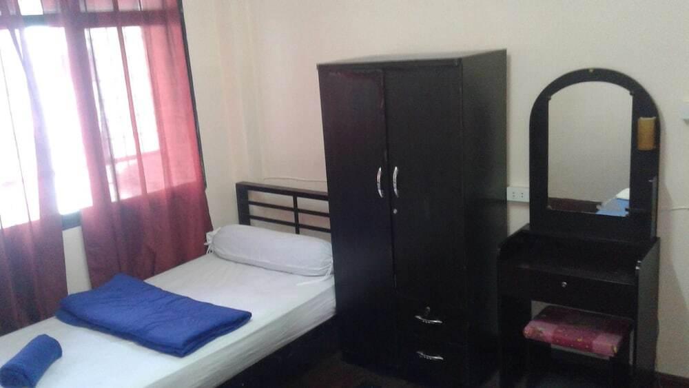 Бангкок: Yaya Guesthouse - Hostel